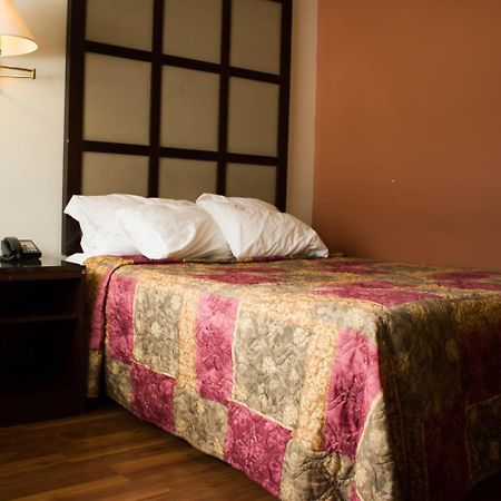 Motel La Siesta Saint-Lambert-Chambly Екстериор снимка
