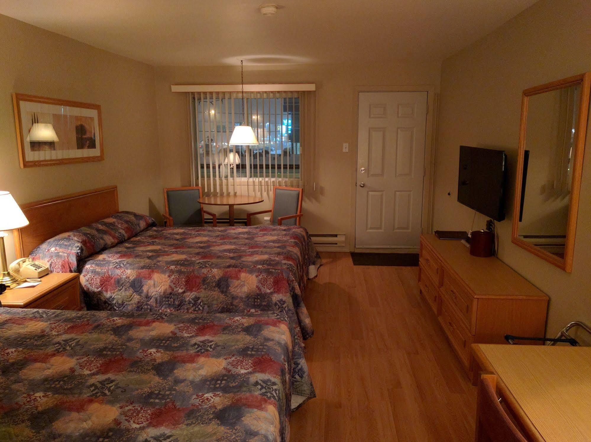 Motel La Siesta Saint-Lambert-Chambly Екстериор снимка