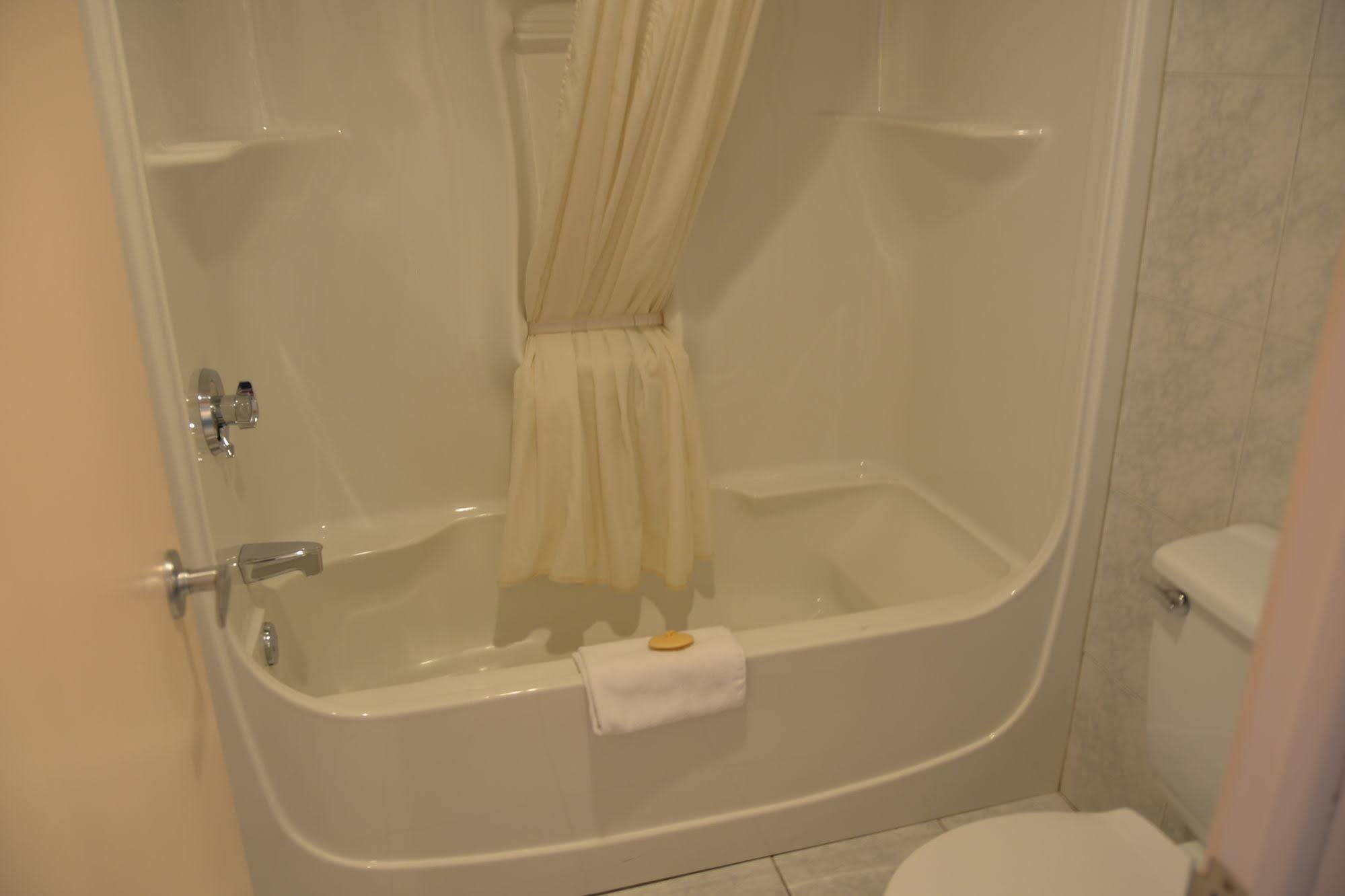 Motel La Siesta Saint-Lambert-Chambly Екстериор снимка