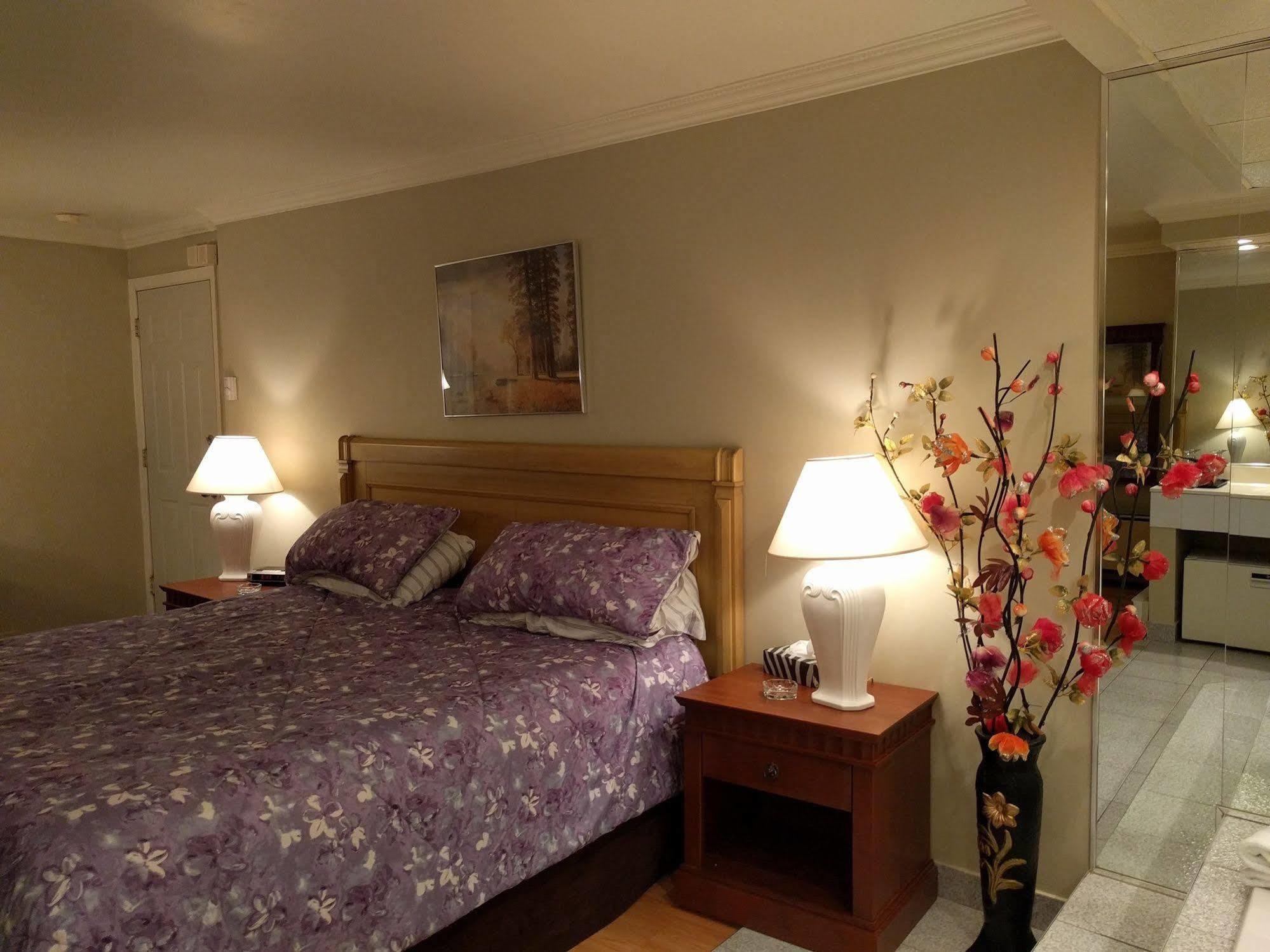 Motel La Siesta Saint-Lambert-Chambly Екстериор снимка