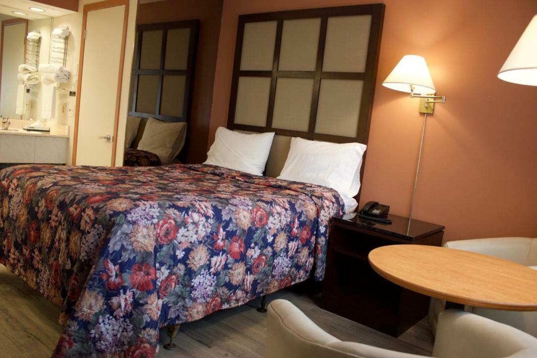 Motel La Siesta Saint-Lambert-Chambly Екстериор снимка