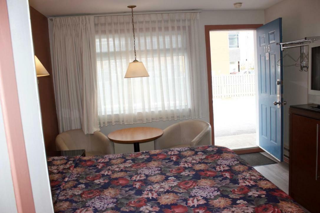Motel La Siesta Saint-Lambert-Chambly Екстериор снимка